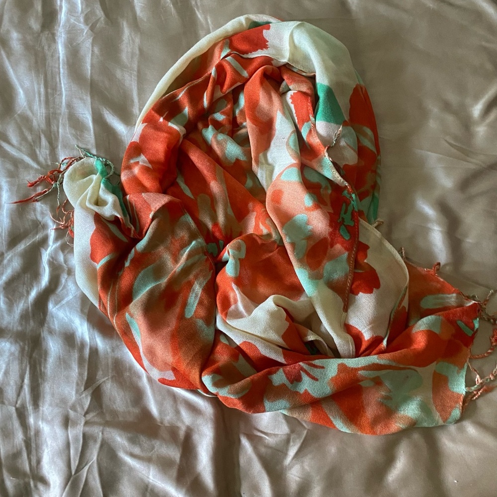 BLOOMINGDALES 100% Viscose Wrap Soft Fringed Orange Multi Flower 75X29, A24
